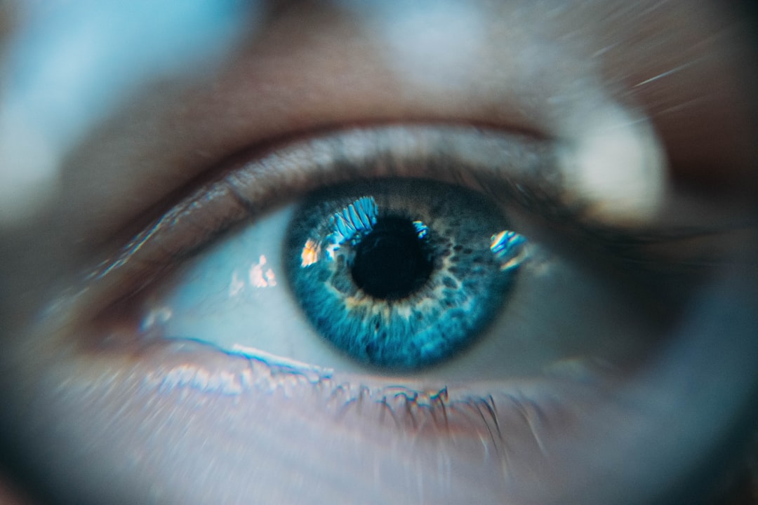 4 Eye Changes A Surgeon Would Never, Ever Ignore